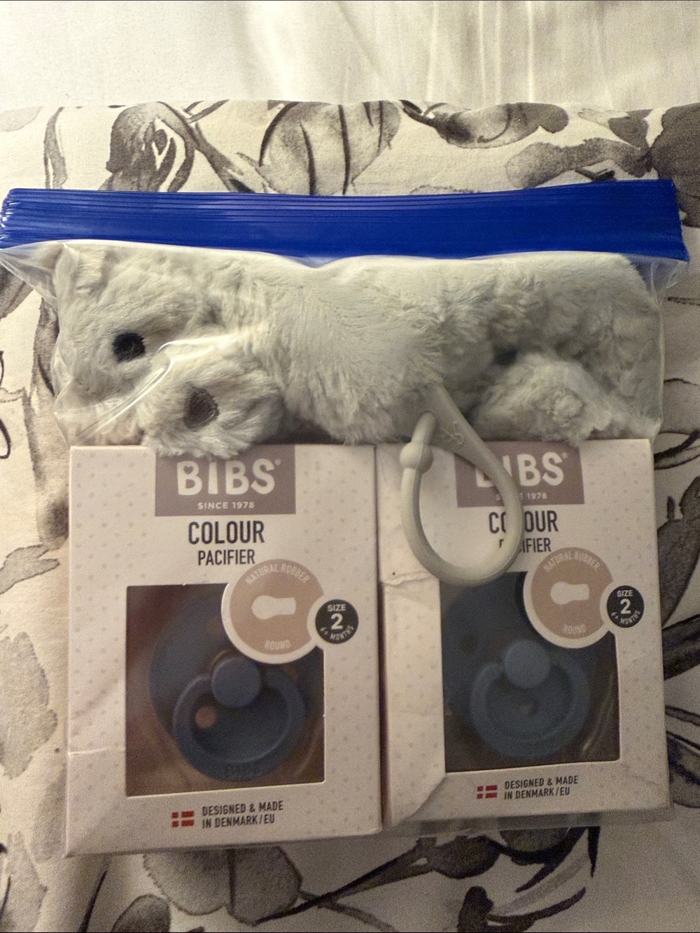 Bibs Colour Pacifier - Blue (2) NWT and Ryan & Rose Cutie Cuddle Bear - Picture 2 of 5